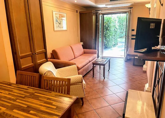 Quiet Retreat Near And Tivoli Baths רומא
