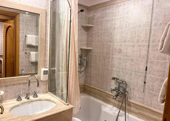 Quiet Retreat Near And Tivoli Baths Apartament